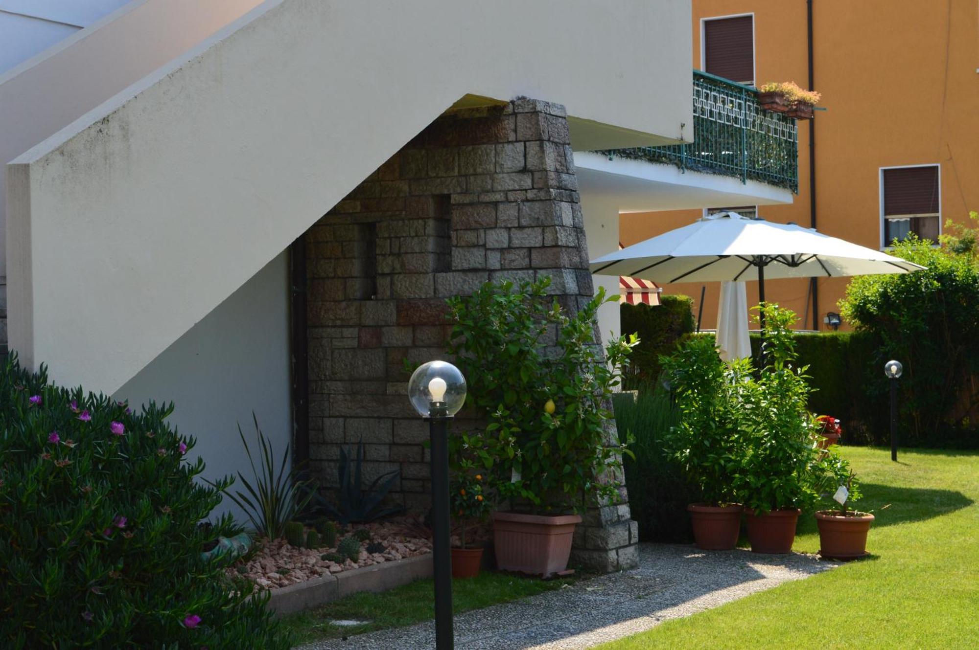 Il Sole E La Luna B&B In Garda Garda  Exterior foto